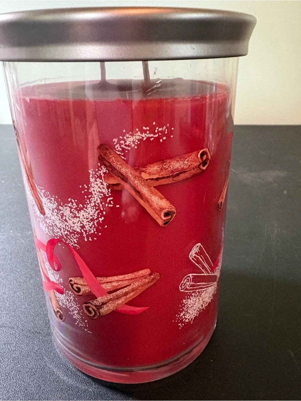 Yankee Candle Red Sparkling Cinnamon Jar